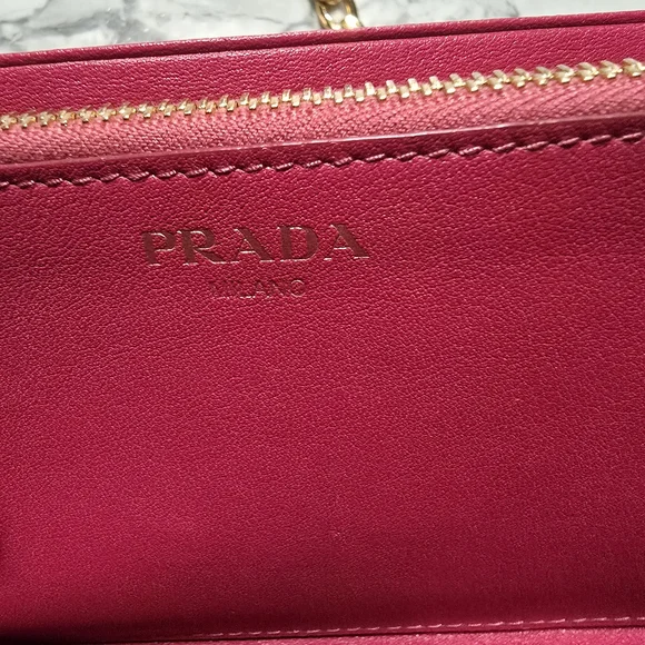 Prada With COA Pink Women's Wallet - Picture 3 of 8